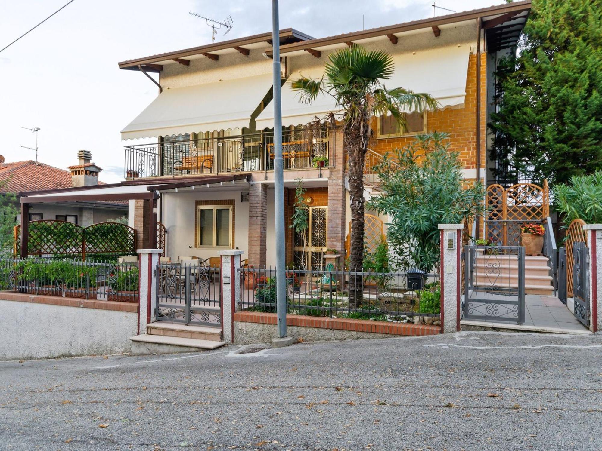 Pleasant Apartment With Courtyard Saludecio Eksteriør billede