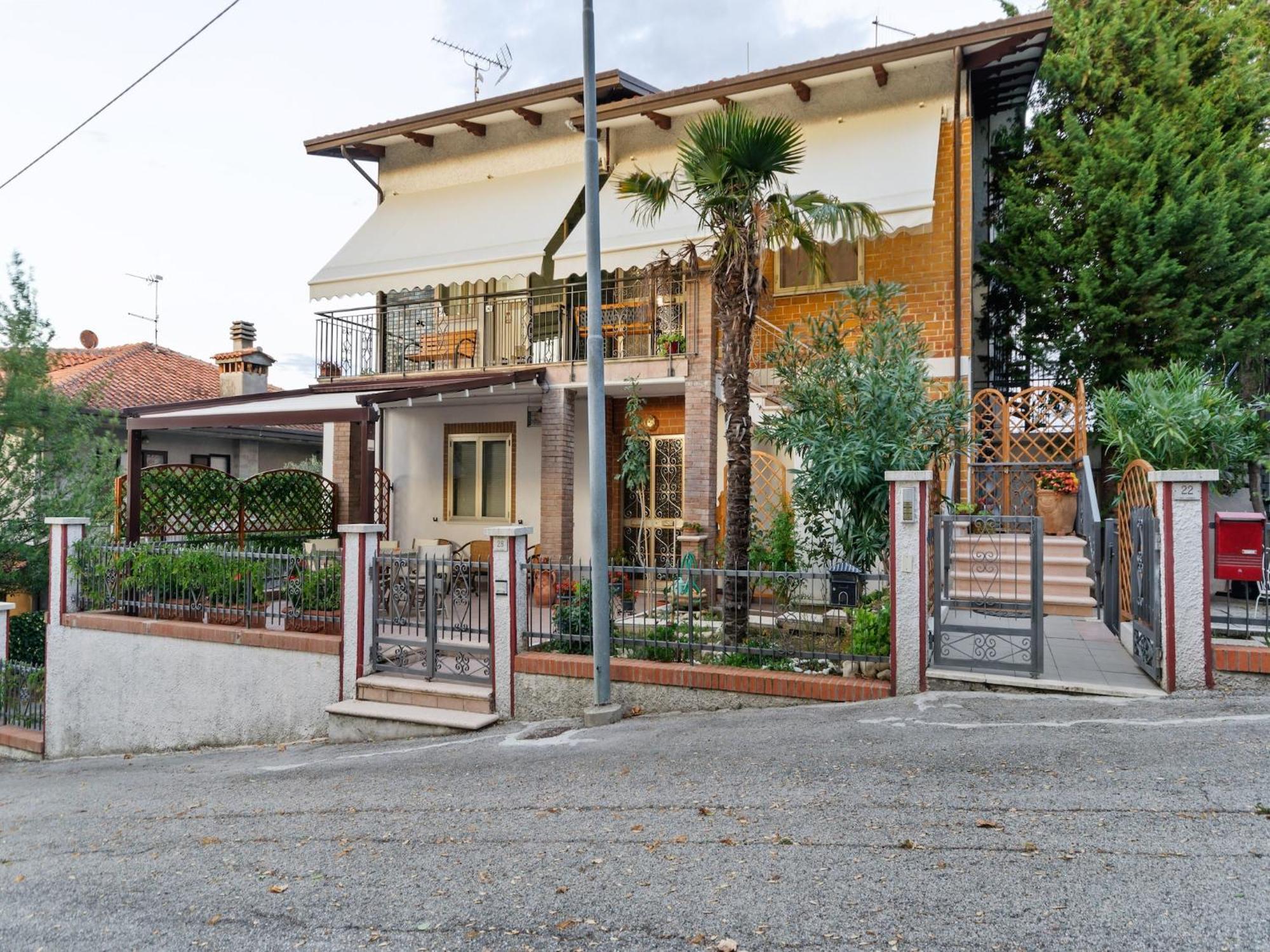 Pleasant Apartment With Courtyard Saludecio Eksteriør billede