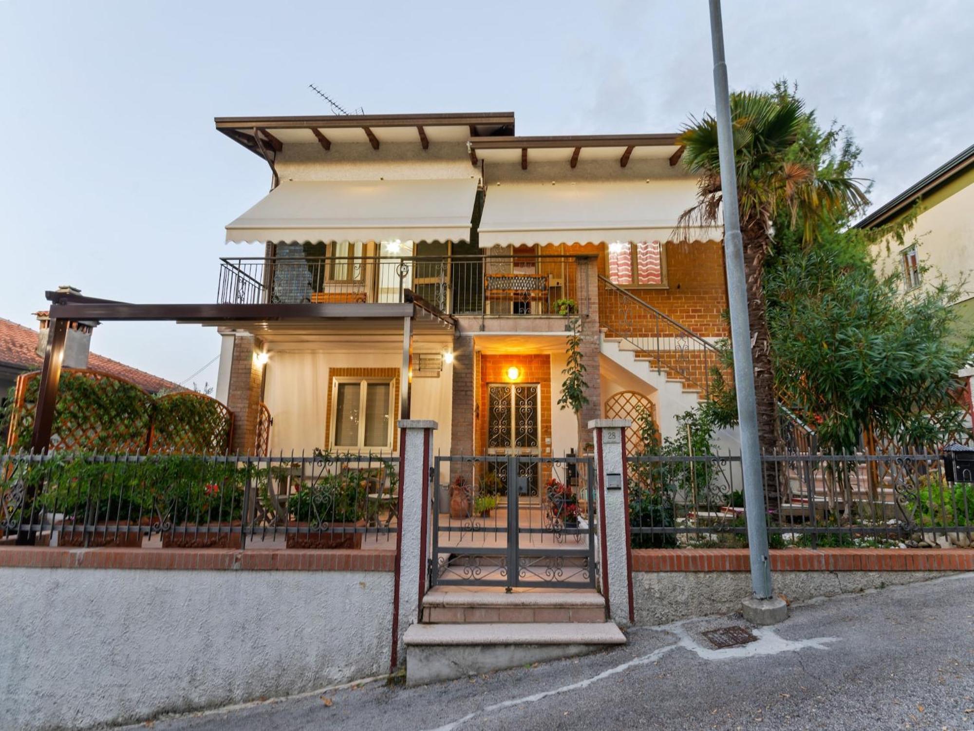 Pleasant Apartment With Courtyard Saludecio Eksteriør billede