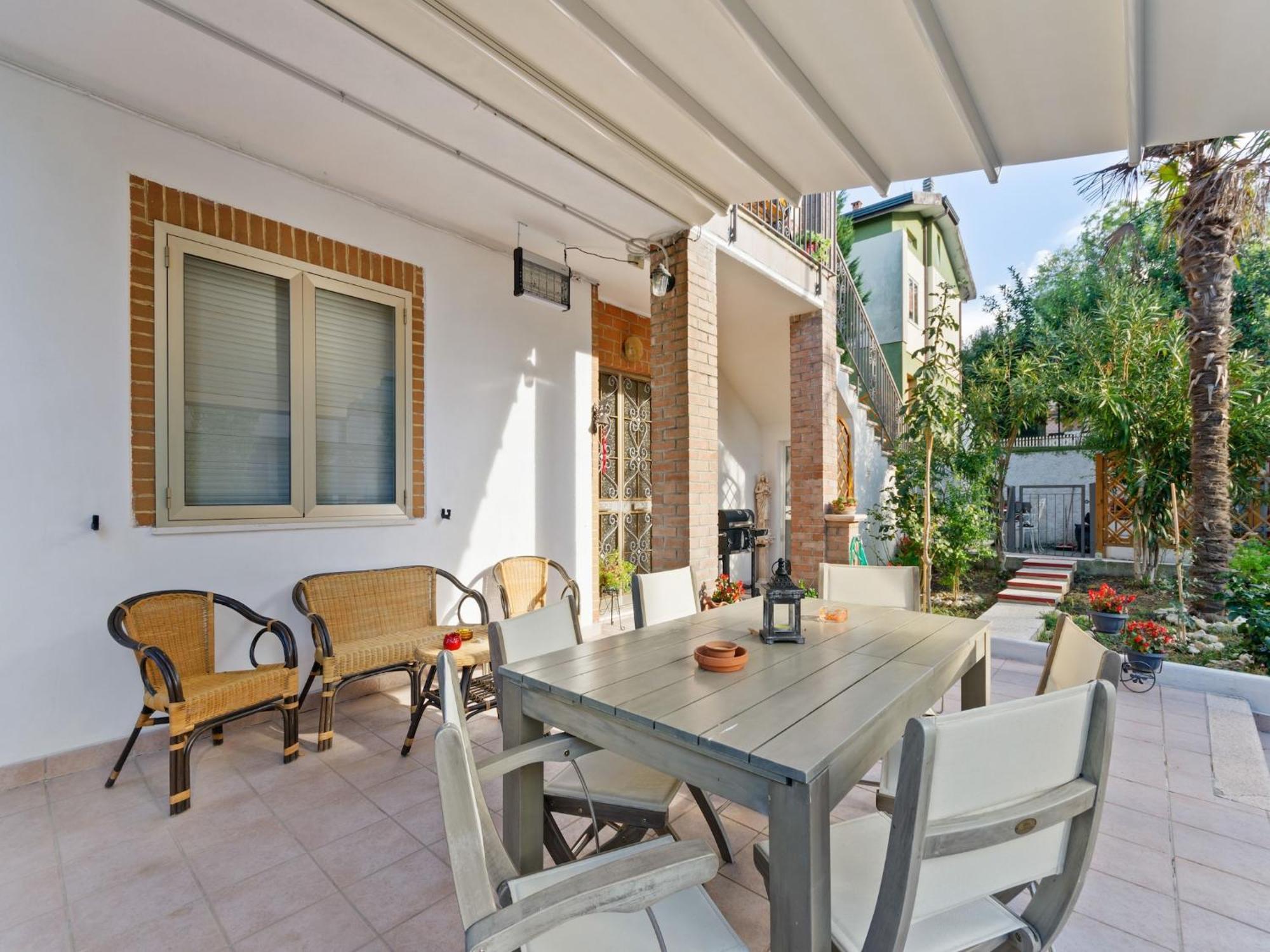 Pleasant Apartment With Courtyard Saludecio Eksteriør billede